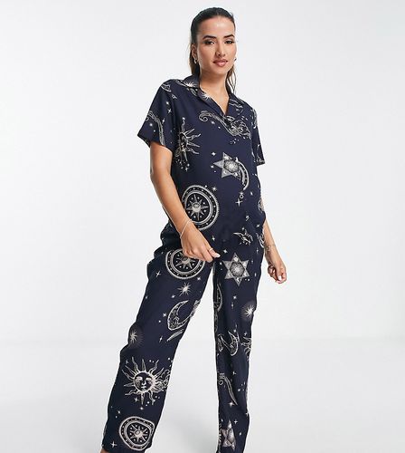 ASOS DESIGN Maternity - Pyjama avec chemise et pantalon en modal à motif horoscope - Asos Maternity - Modalova