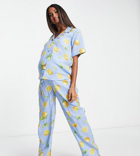 ASOS DESIGN Maternity - Pyjama en modal imprimé fruits avec chemise et pantalon - Bleu - Asos Maternity - Modalova
