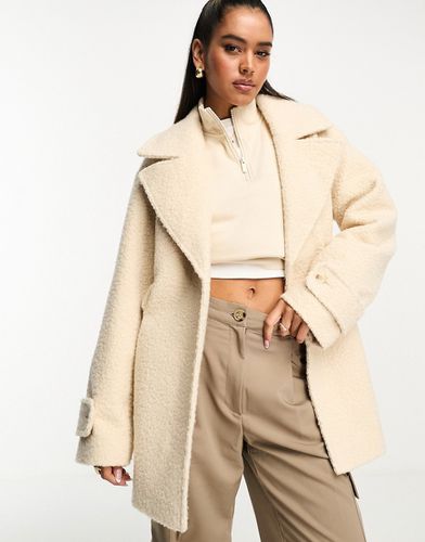 Manteau court noué à la taille - Crème - Asos Design - Modalova
