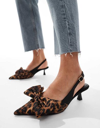 Secret - Chaussures à petit talon et bride arrière avec imprimé léopard et détail naud - Asos Design - Modalova