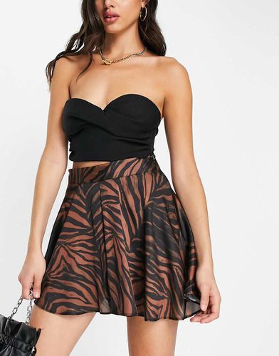 Short fluide en satin à imprimé animal foncé - Asos Design - Modalova