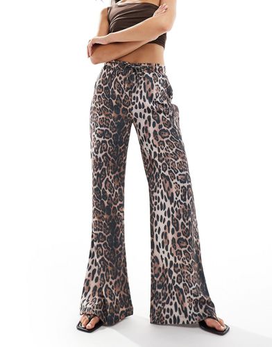 Pantalon large texturé à imprimé animal - Asos Design - Modalova
