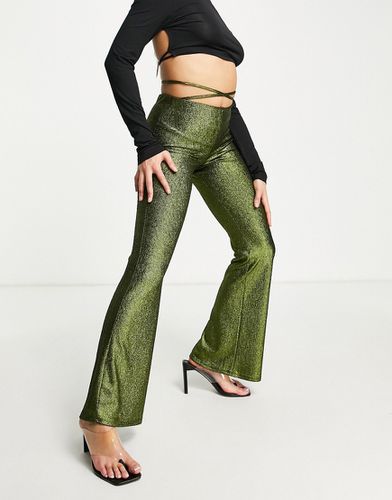 Pantalon taille basse évasé avec liens noués à la taille - pailleté - Asos Design - Modalova