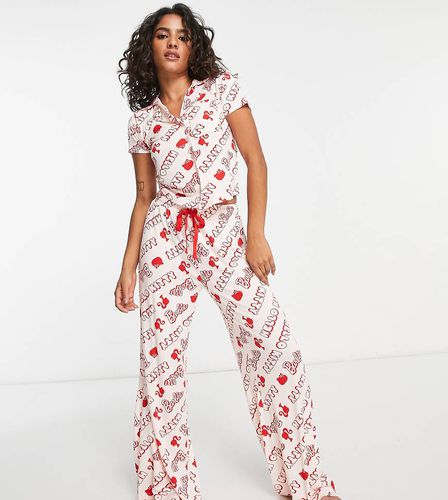 ASOS DESIGN Petite - Barbie x Hello Kitty - Pyjama en viscose avec chemise et pantalon - Asos Petite - Modalova