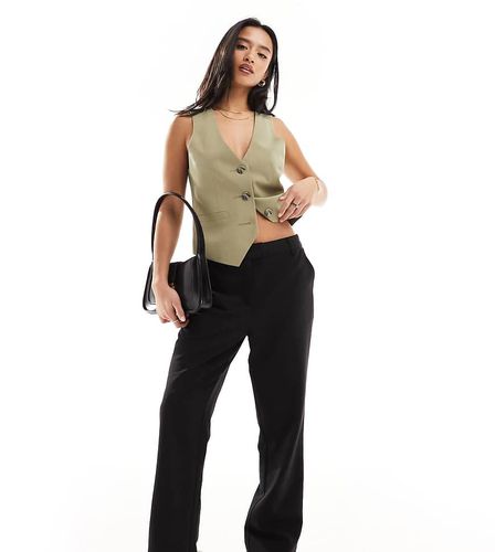 ASOS DESIGN Petite - Pantalon de tailleur court coupe droite ajustée - Asos Petite - Modalova