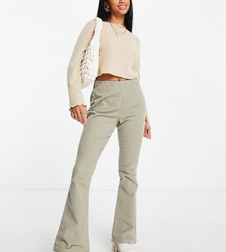 Petite - Pantalon évasé en velours côtelé - Sauge - Asos Design - Modalova