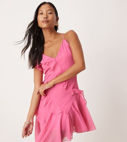 ASOS DESIGN Petite - Robe courte asymétrique à bretelles avec volants - vif - Asos Petite - Modalova