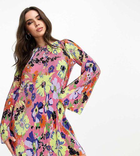 ASOS DESIGN Petite - Robe courte plissée à fleurs et manches évasées - Asos Petite - Modalova