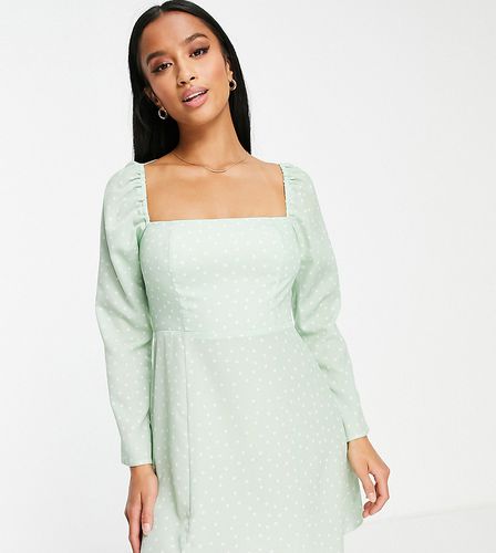 ASOS DESIGN Petite - Robe patineuse courte à pois avec encolure carrée - Vert sauge - Asos Petite - Modalova