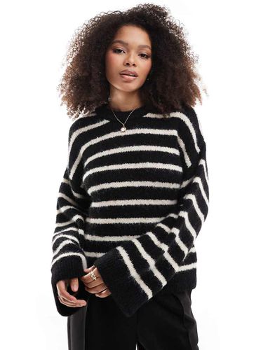 Pull duveteux en laine mélangée à manches amples - Rayures noires et blanches - Asos Design - Modalova