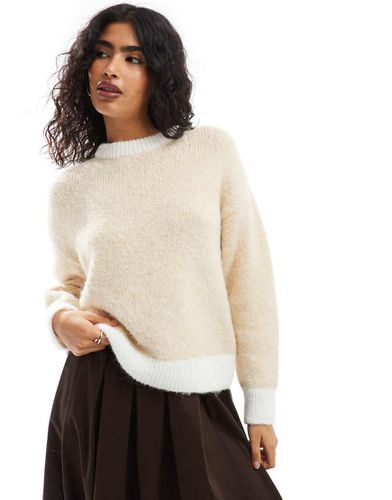 Pull en maille duveteuse de laine mélangée - Babeurre et écru - Asos Design - Modalova