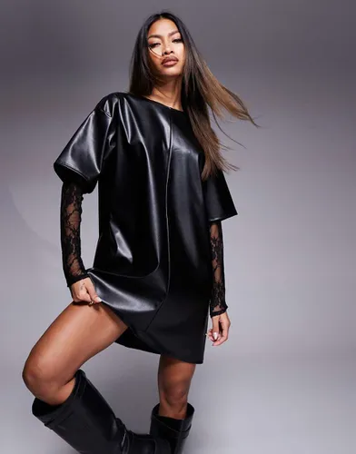 Robe t-shirt courte en PU avec manches en dentelle - Asos Design - Modalova