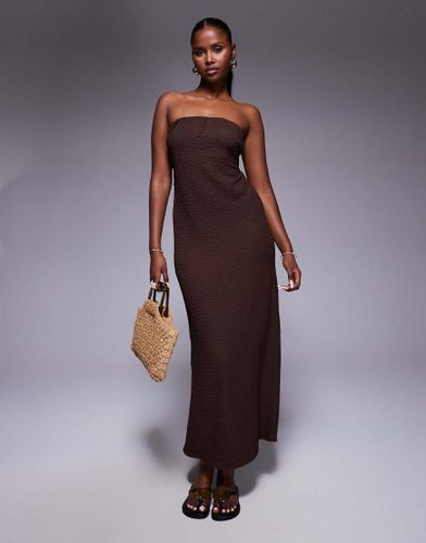 Robe bandeau mi-longue texture et noue dans le dos - Chocolat - Asos Design - Modalova