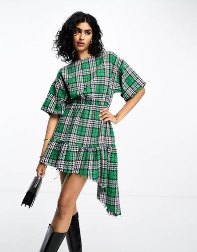 Robe babydoll courte en bouclé à ourlet effiloché - Vert à carreaux - Asos Design - Modalova