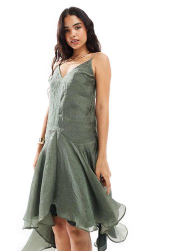 Robe caraco mi-longue évasée en organza avec col V et ourlet asymétrique - Asos Design - Modalova