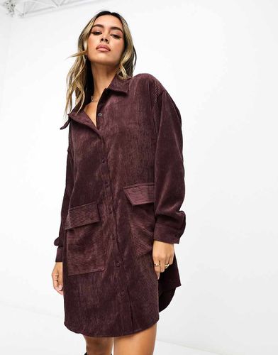 Robe chemise courte en velours côtelé oversize et ample avec poches - Chocolat - Asos Design - Modalova