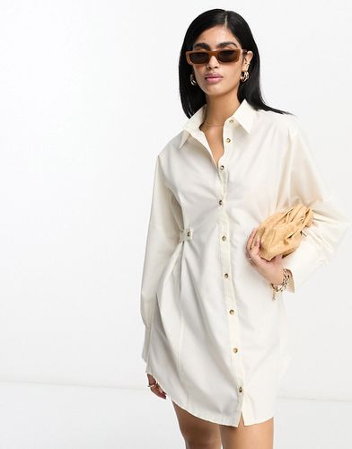 Robe chemise courte style utilitaire avec patte à la taille et boutons en corne - Crème - Asos Design - Modalova