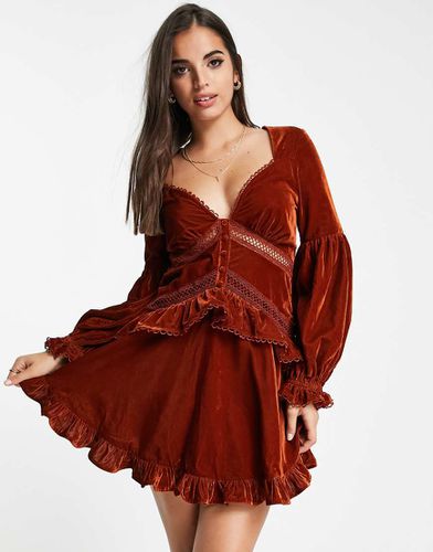 Robe courte boutonnée en velours avec empiècement en dentelle - Asos Design - Modalova