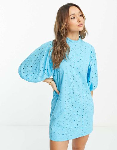 Robe courte en broderie anglaise avec manches bouffantes - Asos Design - Modalova