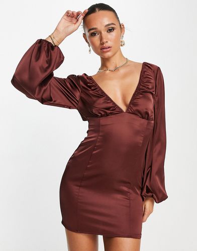 Robe courte en satin avec devant en V et bordure à picots - Chocolat - Asos Design - Modalova