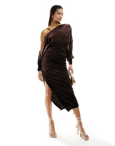 Robe drapée mi-longue en velours style grec à épaules dénudées - Chocolat - Asos Design - Modalova