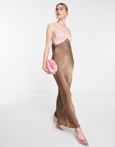Robe longue color block en satin avec dos ouvert - Marron et rose - Asos Design - Modalova