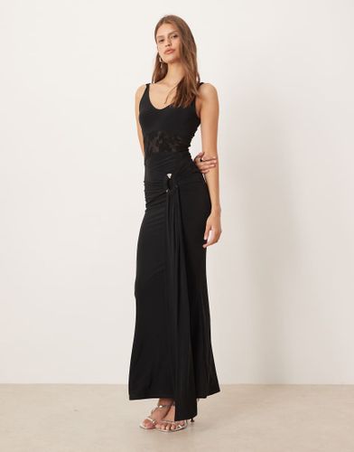 Robe longue  empicement en dentelle avec encolure dgage et dtail drap - Noir - Asos Design - Modalova