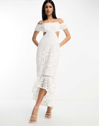 Robe longue Bardot en dentelle à découpes et ourlet volanté - Asos Design - Modalova