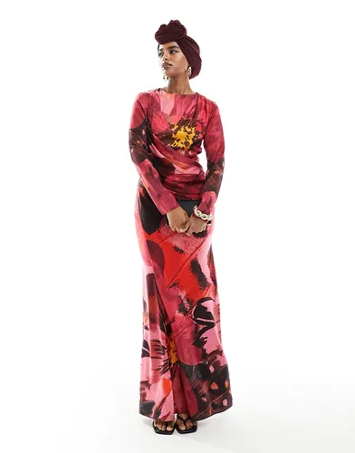 Robe longue drapée en satin à grand imprimé fleuri - Rose - Asos Design - Modalova
