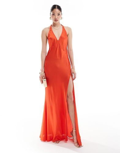 Robe longue fendue en satin avec décolleté plongeant et bretelle au dos - Rouge - Asos Design - Modalova