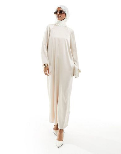 Robe longue oversize en satin à col ras de cou - Champagne - Asos Design - Modalova