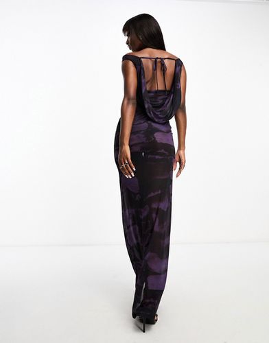Robe longue transparente avec encolure Bardot et dos bénitier - Imprimé serpent violet - Asos Design - Modalova