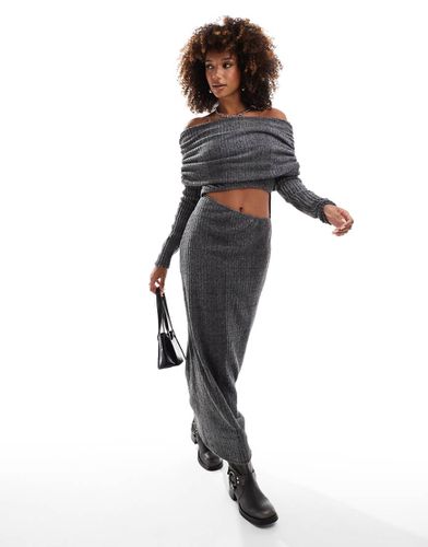 Robe longueur mollet façon ensemble en maille duveteuse côtelée à encolure Bardot - Anthracite chiné - Asos Design - Modalova