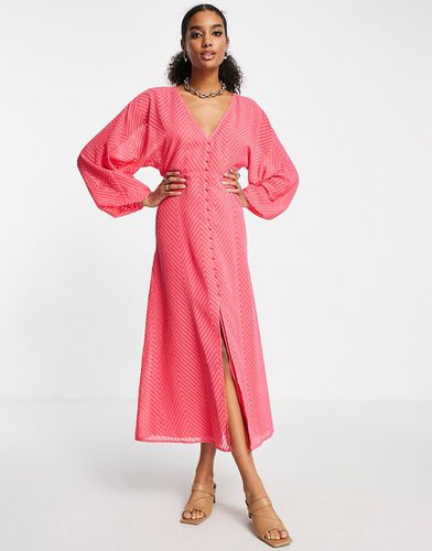 Robe mi-longue boutonnée à manches chauve-souris en tissu façonné à chevrons - vif - Asos Design - Modalova