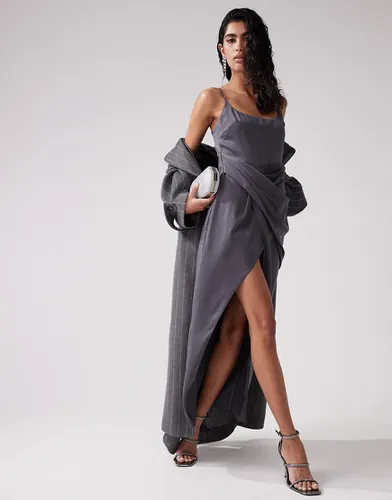 Robe mi-longue en satin à fines bretelles et jupe drapée - Anthracite - Asos Design - Modalova