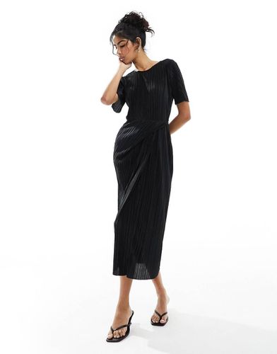 Robe mi-longue en tissu plissé à manches courtes et jupe torsadée - Asos Design - Modalova