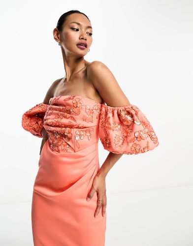 Robe mi-longue ornée de fleurs à sequins avec encolure Bardot et manches bouffantes - Corail - Asos Design - Modalova