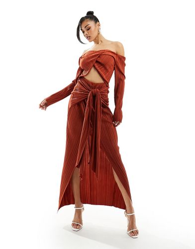 Robe mi-longue plissée à encolure bardot torsadée sur le devant - Rouille - Asos Design - Modalova