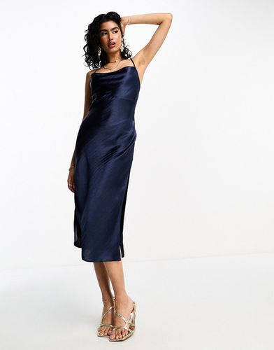 Robe nuisette mi-longue en satin brillant avec laçage au dos - Bleu - Asos Design - Modalova