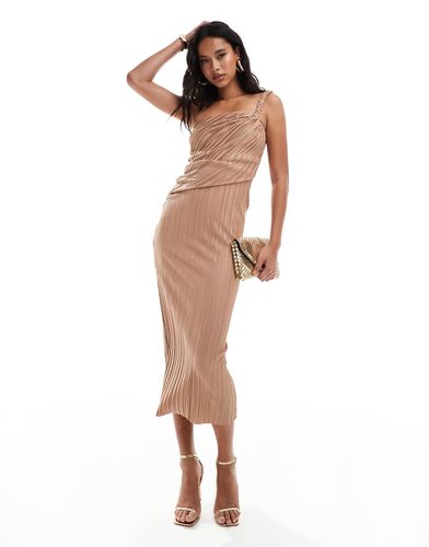 Robe plissée mi-longue et asymétrique avec bretelle tressée et détail drapé à l'avant - Camel - Asos Design - Modalova