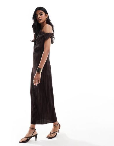 Robe plissée longue avec épaule tombante à détail torsadé - Chocolat - Asos Design - Modalova