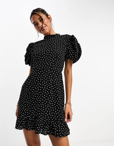 Robe rétro courte à pois avec manches bouffantes et col montant - Noir et blanc - Asos Design - Modalova