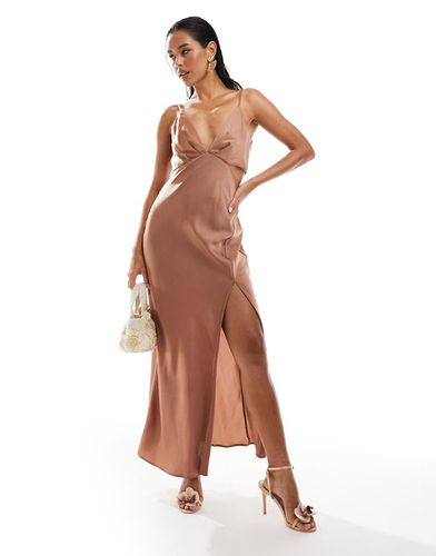 Robe satinée mi-longue à fines bretelles avec corsage plissé - Moka - Asos Design - Modalova