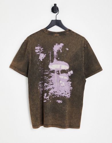T-shirt décontracté à imprimé champignon au dos - délavé - Asos Design - Modalova