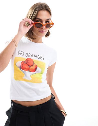 T-shirt effet rétréci à imprimé oranges - Crème - Asos Design - Modalova