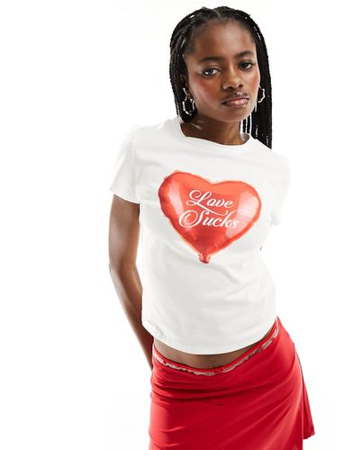 T-shirt effet rétréci avec motif Love Sucks et ballon en forme de caur - Asos Design - Modalova