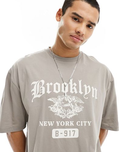 T-shirt oversize avec imprimé Brooklyn sur le devant - Beige - Asos Design - Modalova
