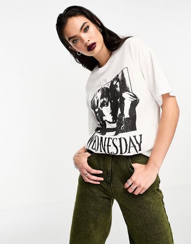 T-shirt oversize avec imprimé en relief Wednesday Addams sous licence - Asos Design - Modalova