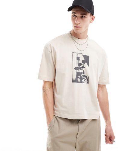 T-shirt oversize coupe carrée avec imprimé fleurs sur la poitrine - Asos Design - Modalova