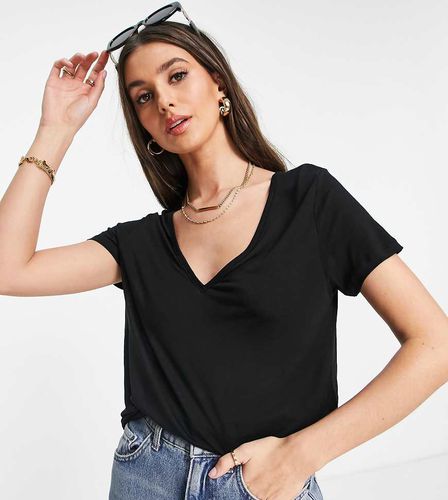 ASOS DESIGN Tall - T-shirt col V décontracté - Asos Tall - Modalova